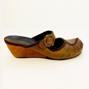 BareTraps Ginger Women's Shoes Size 8M Brown Slip On Medium Heel Mules